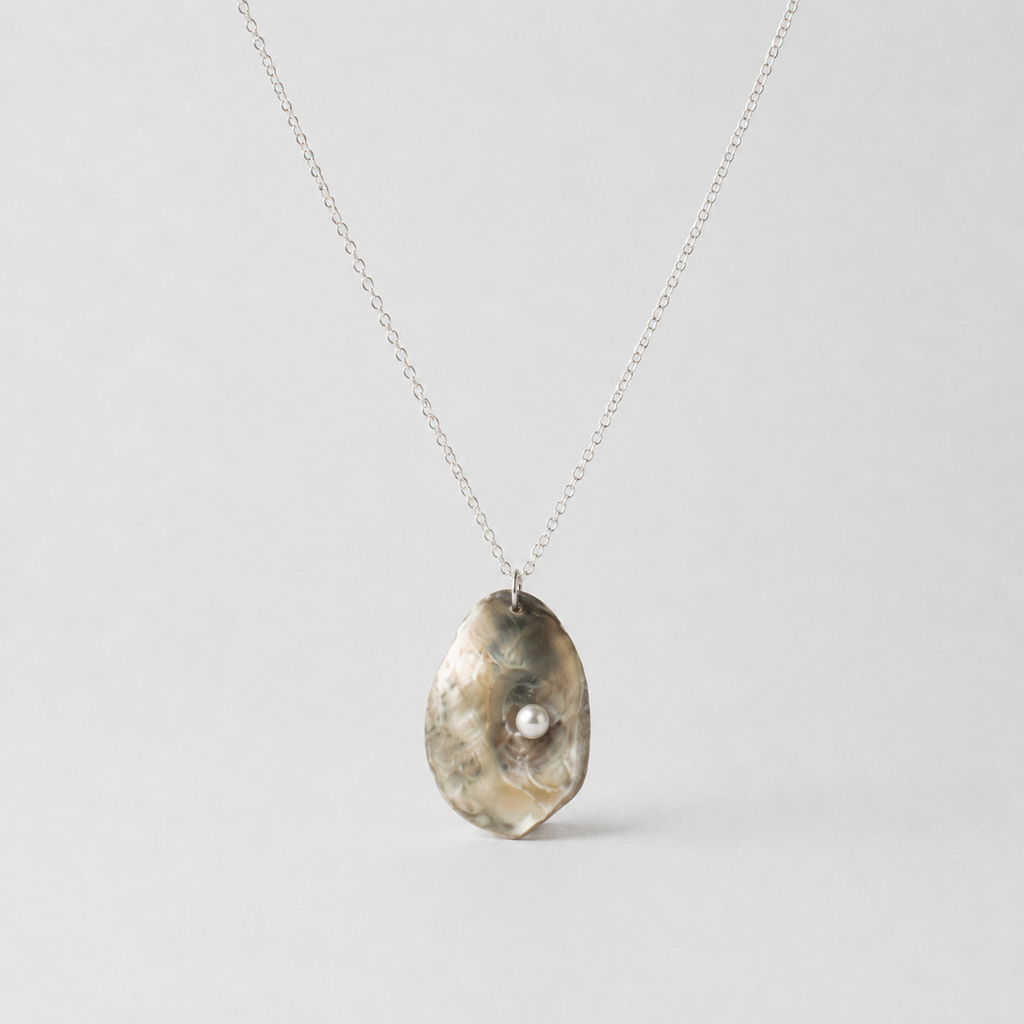 Valentino Pendant Necklace Ostella Shells