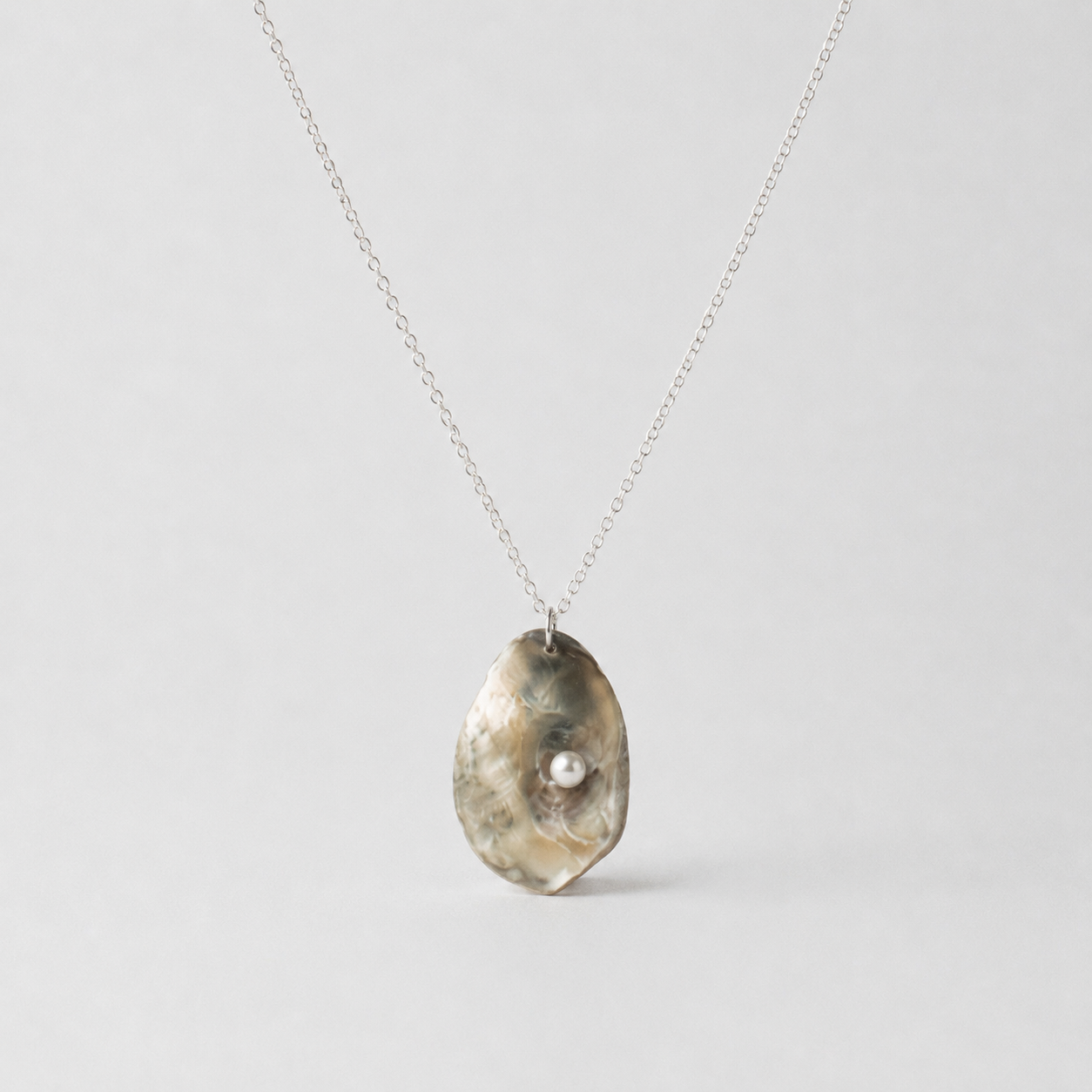Valentino Pendant Necklace Ostella Shells
