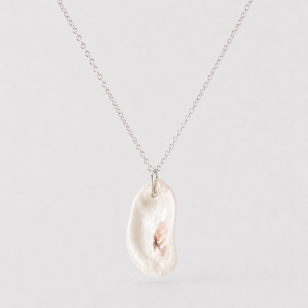 Wren Pendant Necklace Ostella Shells