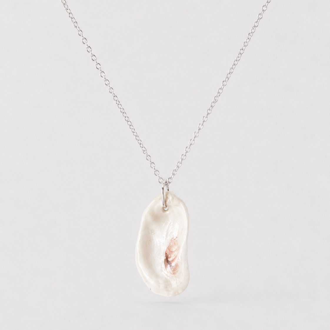 Wren Pendant Necklace Ostella Shells