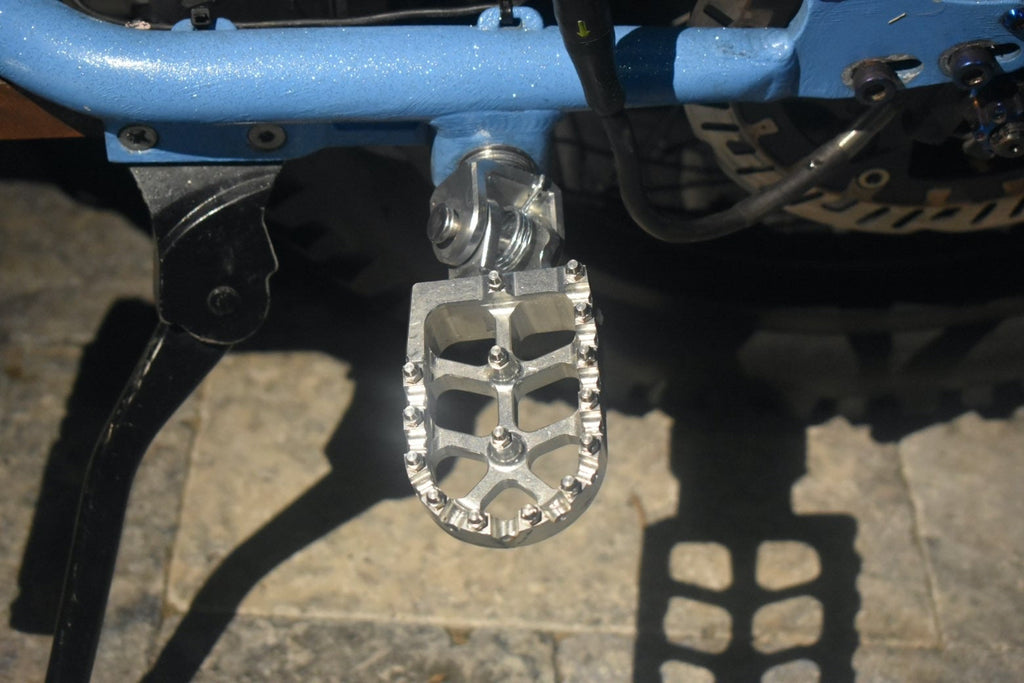 Mx style rear peg kit AmpMoto