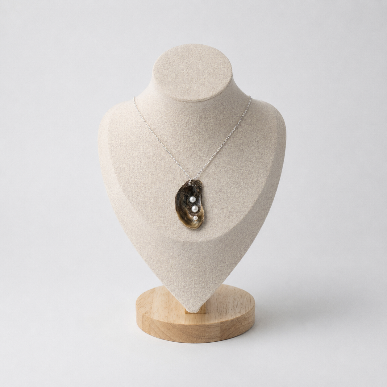 Collins Pendant Necklace Ostella Shells