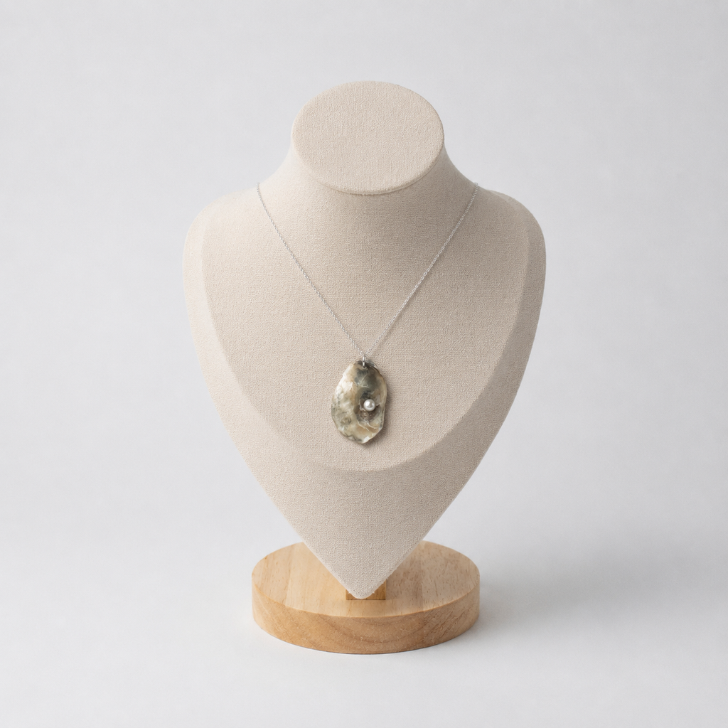 Valentino Pendant Necklace Ostella Shells