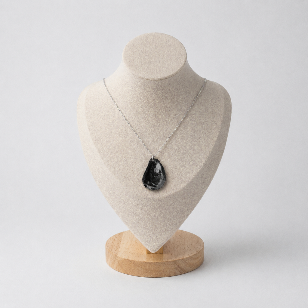 Chastity Pendant Necklace Ostella Shells