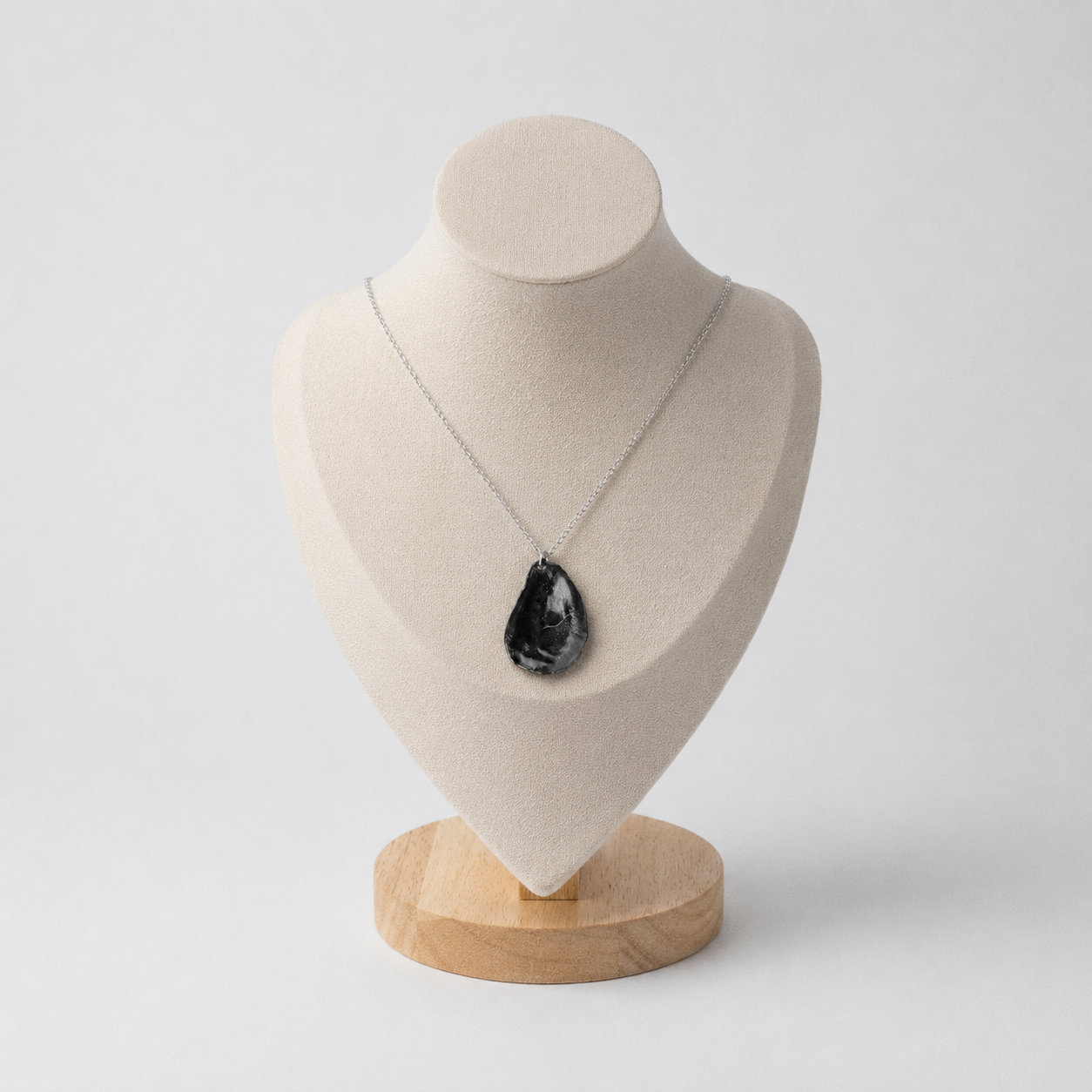 Chastity Pendant Necklace Ostella Shells