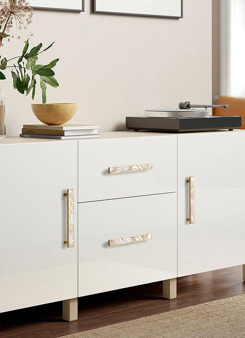 Brass Furniture Handle with Natural Shell – Modern Wardrobe, Drawer, and Dresser Knobs Dlight Decor