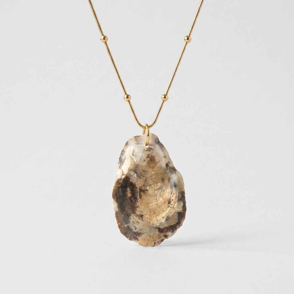 Quinn Pendant Necklace Ostella Shells