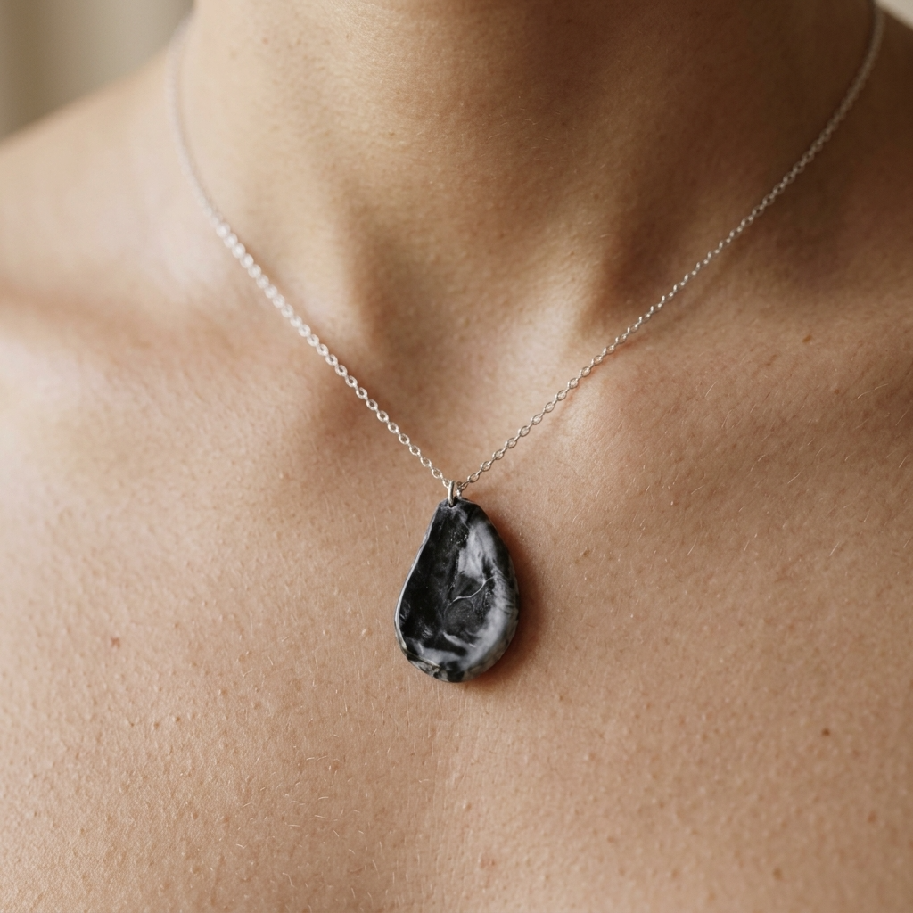 Chastity Pendant Necklace Ostella Shells
