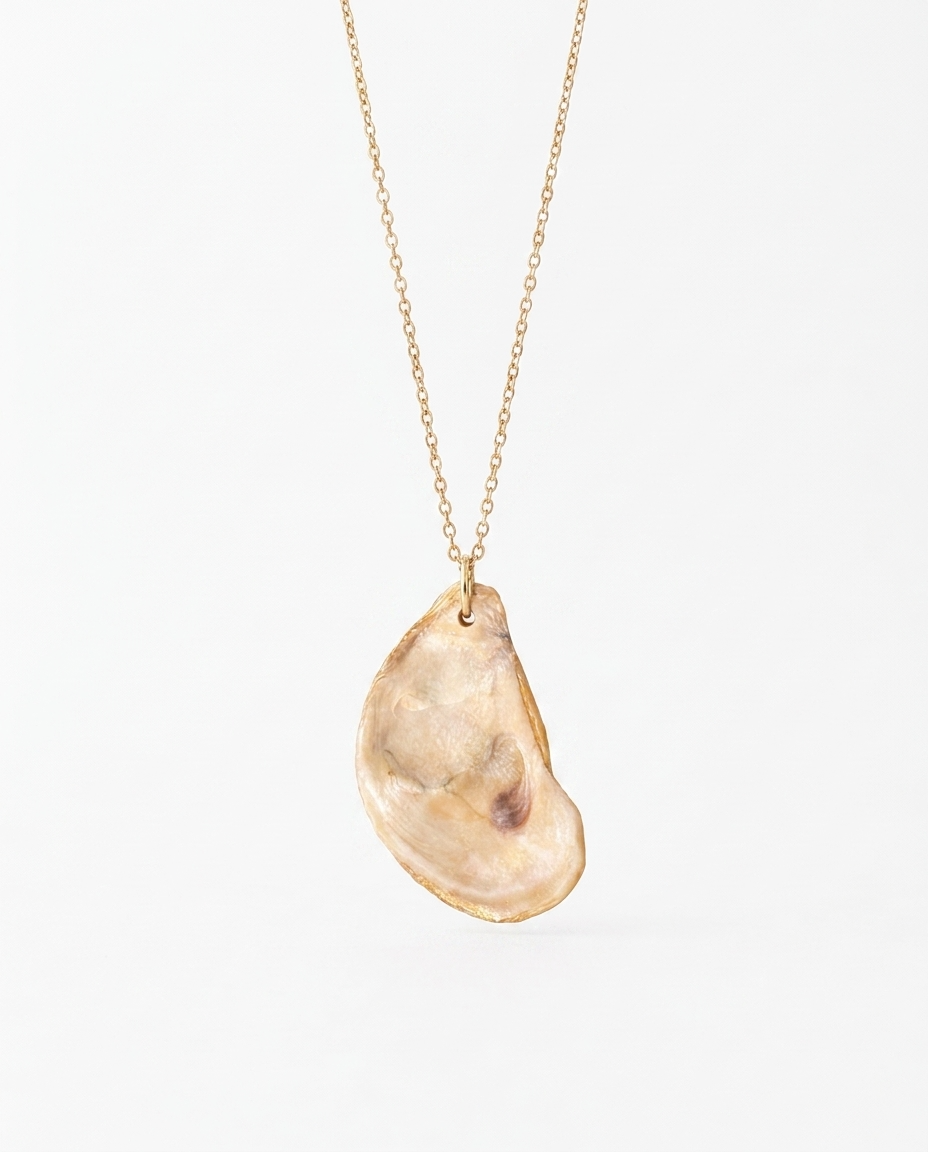 Lou Pendant Necklace Ostella Shells