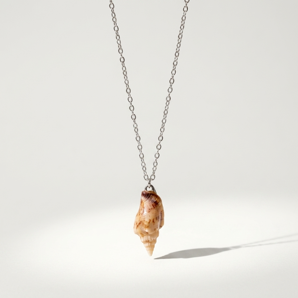 Paisley Pendant Necklace Ostella Shells